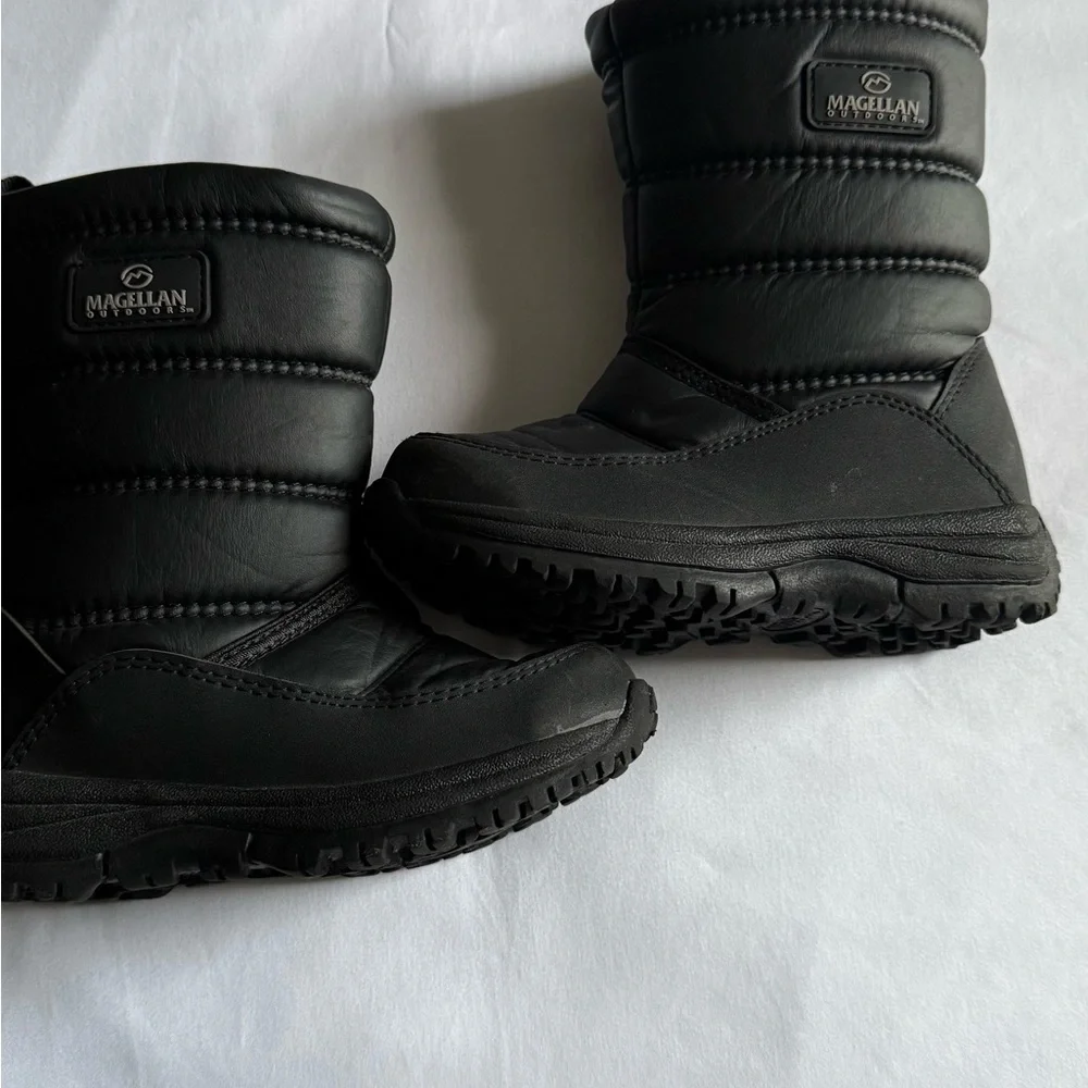 Black Quilted Winter‎ Boots